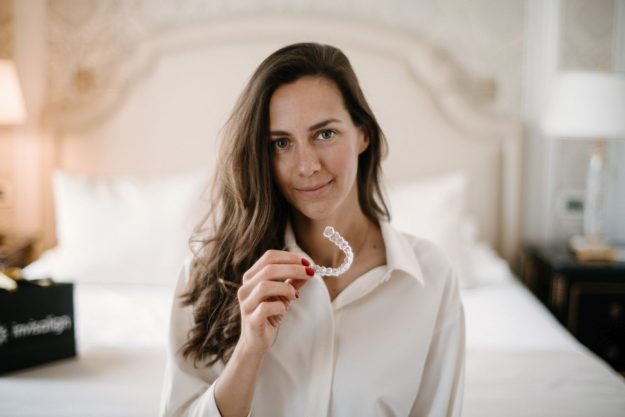 invisalign-aparatic-za-zube-rijeka invisalign-aparatic-za-zube-rijeka